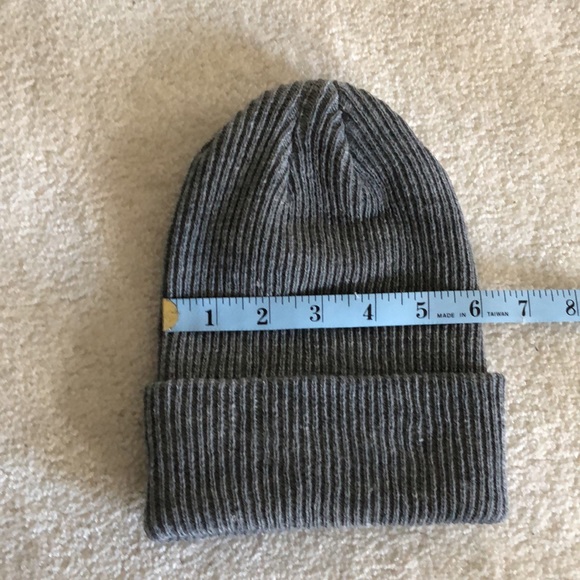 Kids Grey beanie - Picture 6 of 6